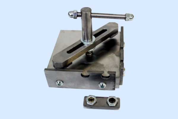 Tool for joining and riveting door profiles M-308